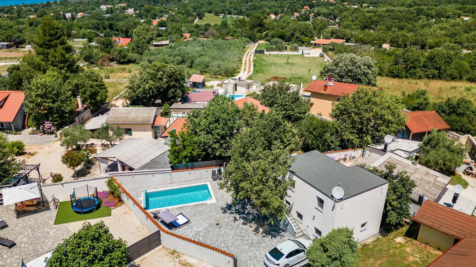 Rubis Holiday Home With Pool Peroj