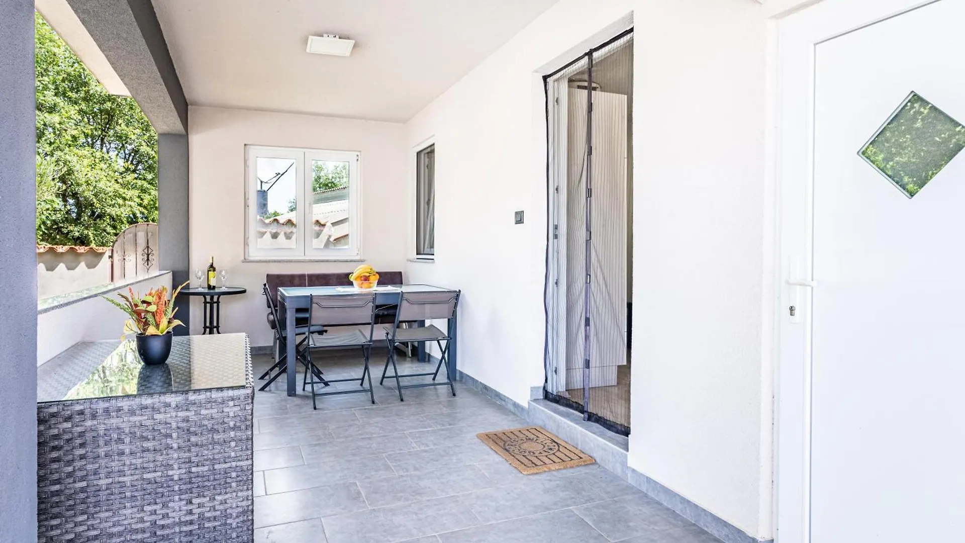Rubis Holiday Home With Pool Peroj